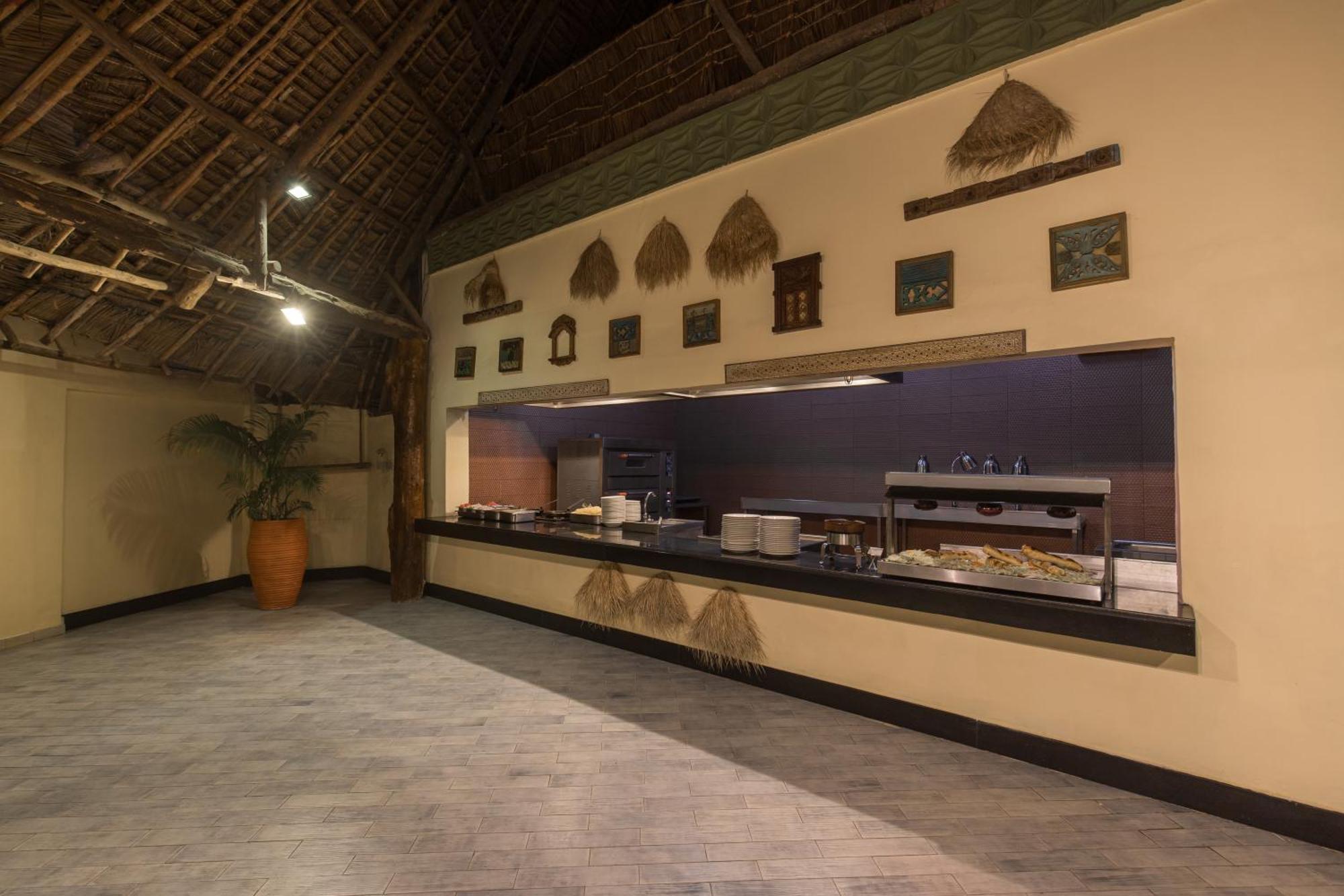Kiwengwa Beach Resort Курортный комплекс